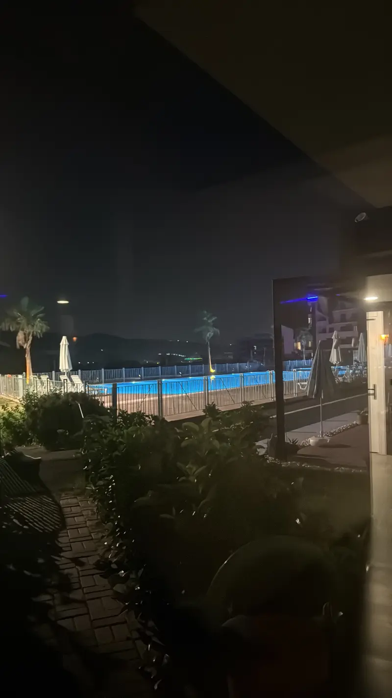 Menemenin en lüks kapsamlı sitesinde - 1