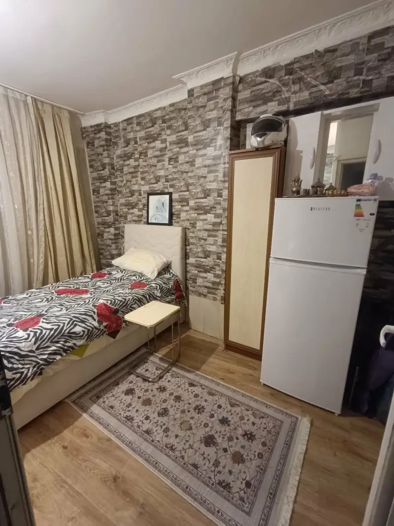 3+1 eve oda arkadaşı aranıyor 20.000 - 1