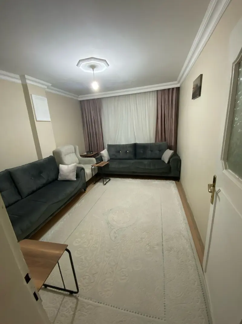 2+1 Daire temiz eşyalı bir odası boş - 1