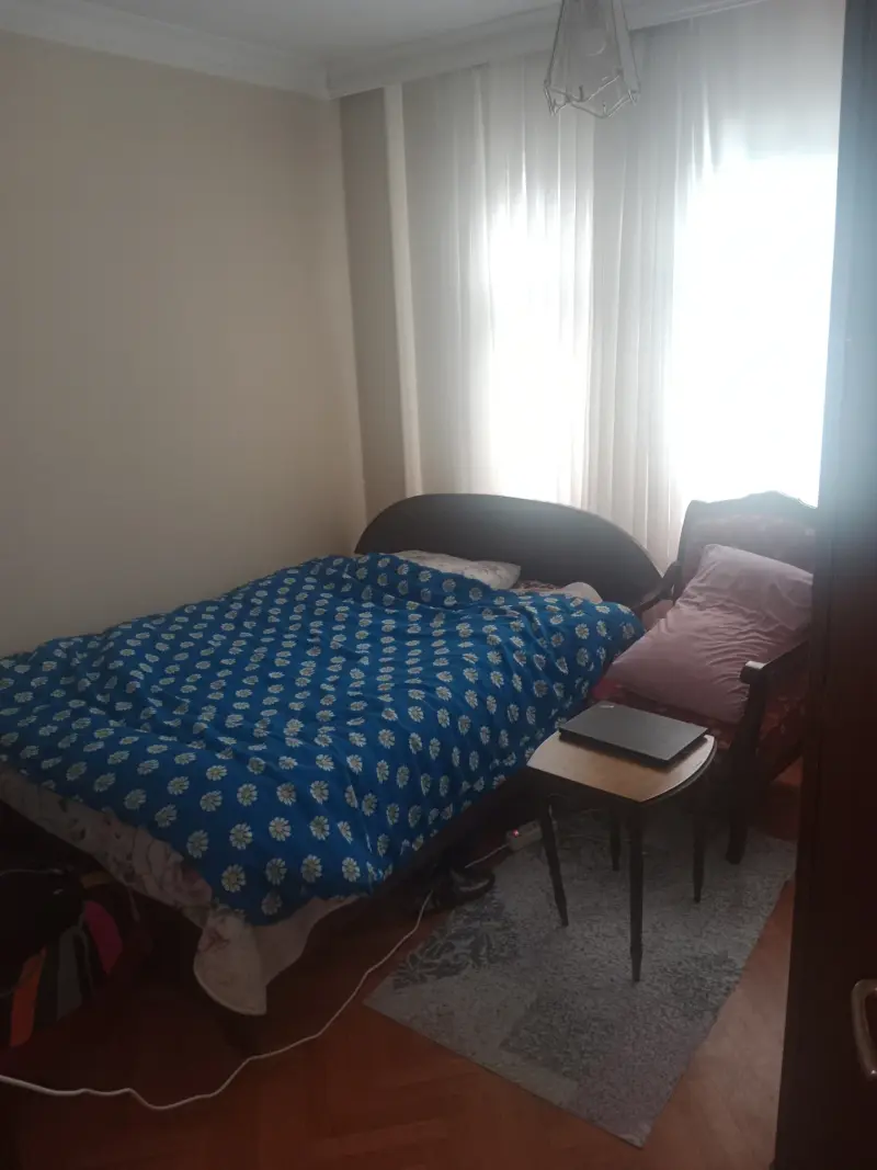 Esenyalı dört yolda 2+1 eşyalı evime ev arkadaşı arıyorum - 1