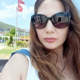 Esra Şenci